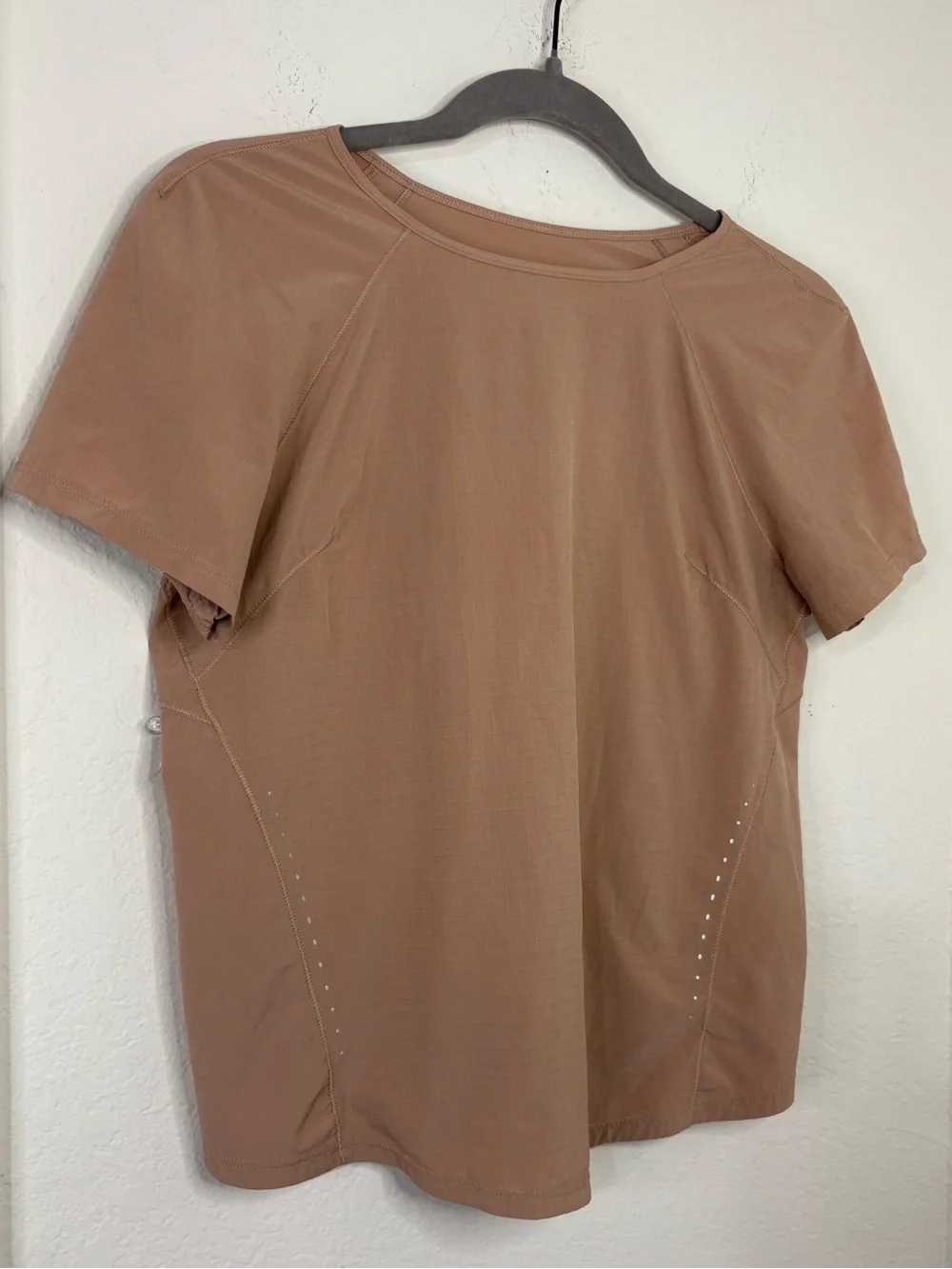 Lululemon Lightweight Stretch Running Short Sleeve Shirt pink clay size 4